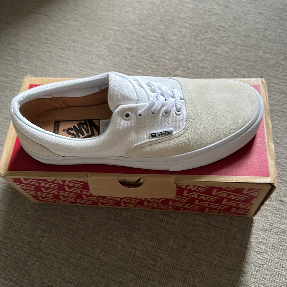 Vans Era NWT